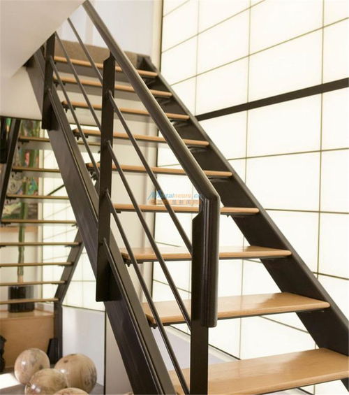 盤錦旋轉樓梯生產,盤錦金屬制品銷售供應專業的盤錦室內樓梯