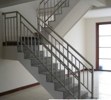 實(shí)木樓梯柜裝修效果圖